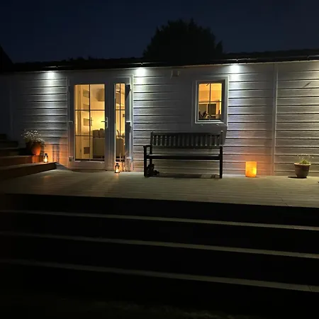 Feriehus Thelittlehouse-by-the-lake