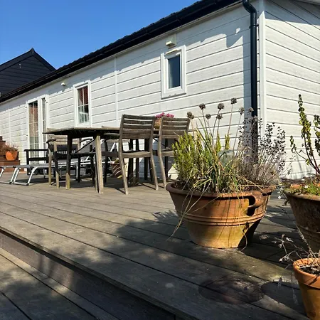Thelittlehouse-by-the-lake * Hørsholm