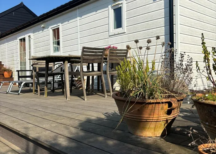 Thelittlehouse-by-the-lake * Horsholm