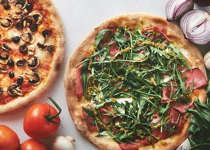 Thelittlehouse-by-the-lake *